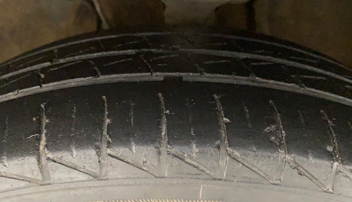 2020 Maruti Alto VXI, Petrol, Manual, 26,085 km, Left Front Tyre Tread