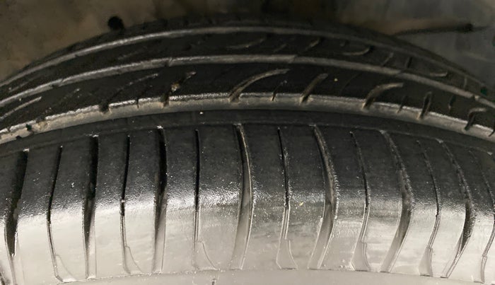 2017 Honda City V MT PETROL, Petrol, Manual, 51,949 km, Right Front Tyre Tread