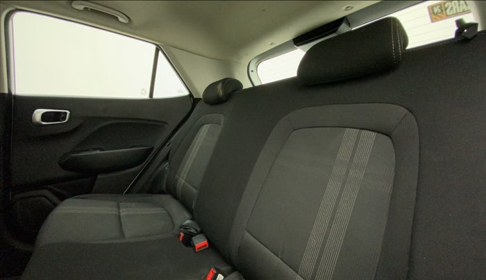 2021 Hyundai VENUE SX 1.0 TURBO IMT, Petrol, Manual, 43,632 km, Right Side Rear Door Cabin