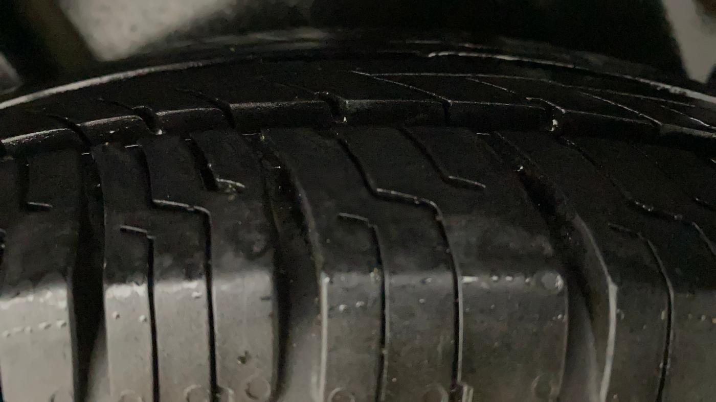 2014 Maruti Swift Dzire VXI, Petrol, Manual, 94,912 km, Right Rear Tyre Tread