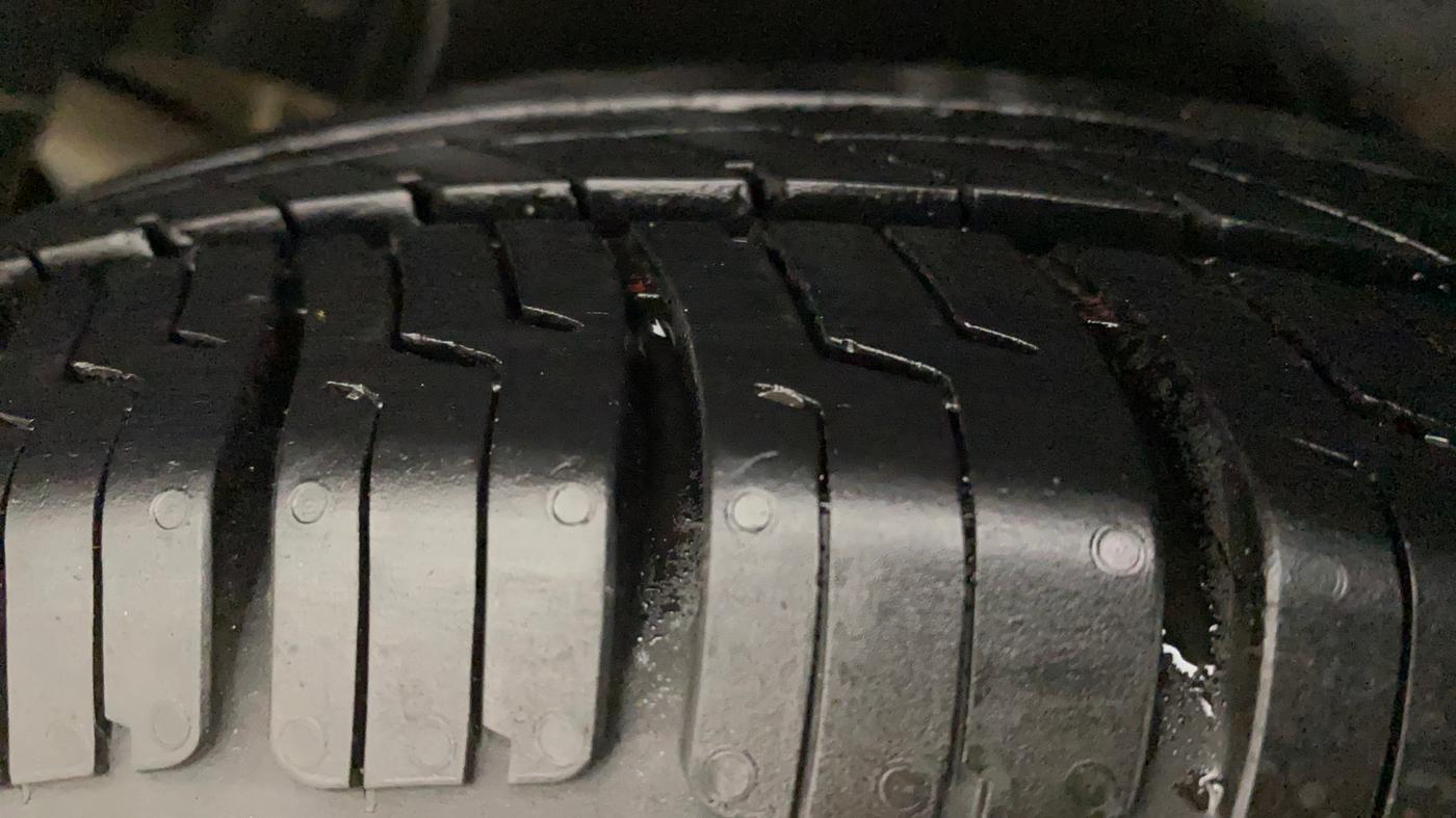 2014 Maruti Swift Dzire VXI, Petrol, Manual, 94,912 km, Left Rear Tyre Tread