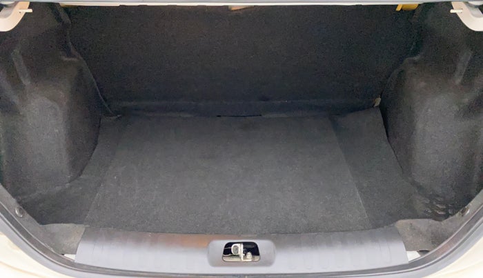 2014 Maruti Swift Dzire VXI, Petrol, Manual, 94,912 km, Boot Inside