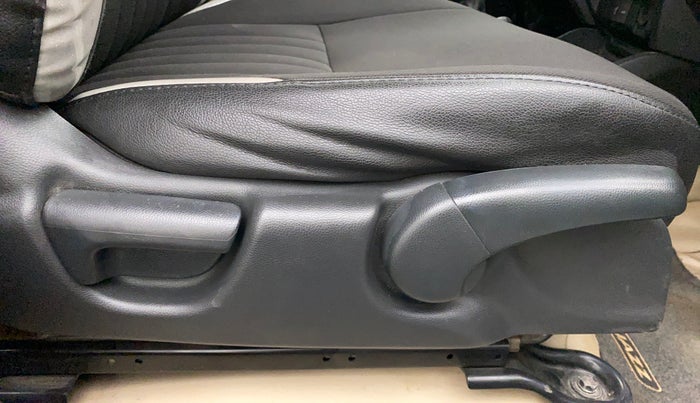 2017 Honda Jazz 1.5L I-DTEC V, Diesel, Manual, 1,05,697 km, Driver Side Adjustment Panel