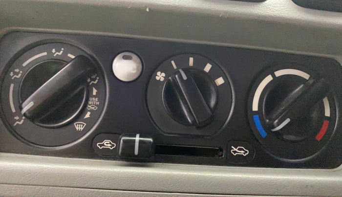 2011 Maruti Alto LXI, Petrol, Manual, 71,857 km, AC Unit - Directional switch has minor damage