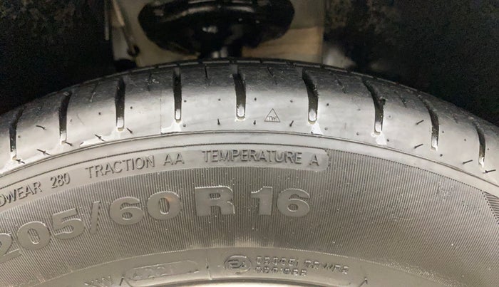 2021 Volkswagen TAIGUN GT 1.5 TSI MT, Petrol, Manual, 4,214 km, Right Front Tyre Tread