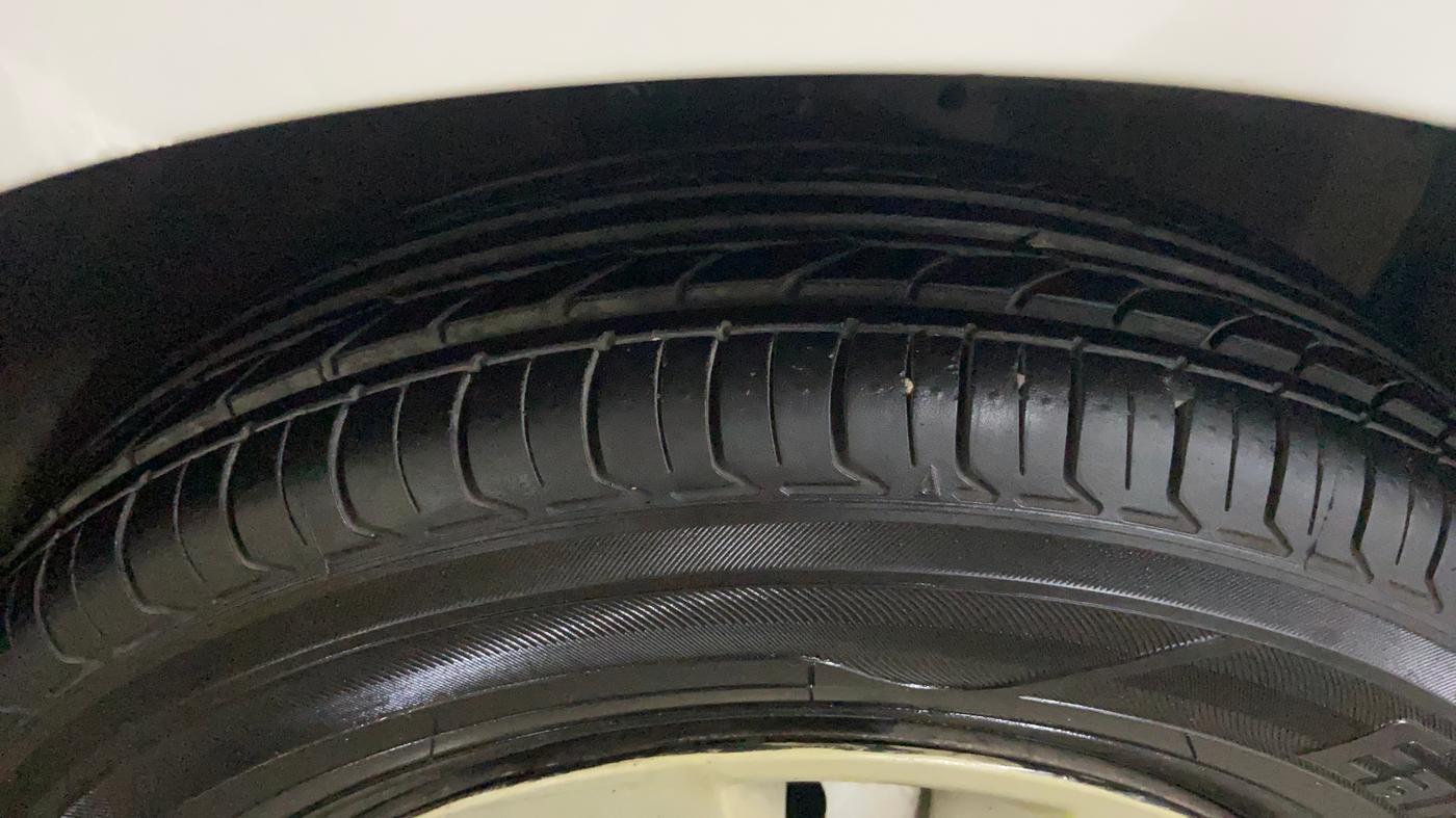 2014 Maruti Celerio LXI, Petrol, Manual, 91,316 km, Right Front Tyre Tread