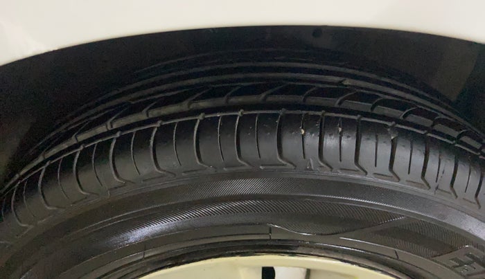 2014 Maruti Celerio LXI, Petrol, Manual, 91,316 km, Right Front Tyre Tread