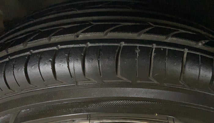 2014 Maruti Celerio LXI, Petrol, Manual, 91,316 km, Left Front Tyre Tread