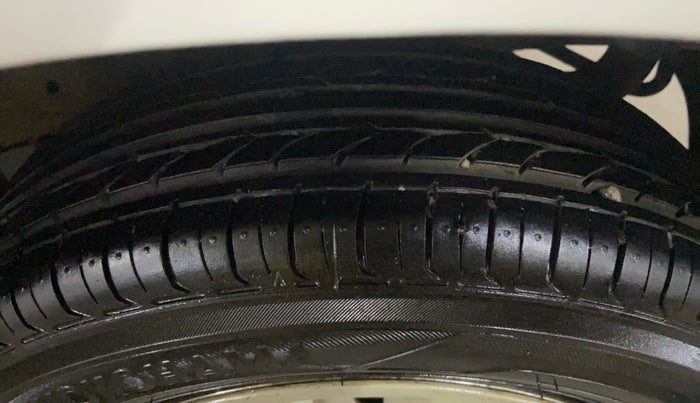 2014 Maruti Celerio LXI, Petrol, Manual, 91,316 km, Left Rear Tyre Tread