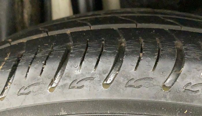 2019 Maruti Swift ZDI PLUS, Diesel, Manual, 73,137 km, Right Rear Tyre Tread