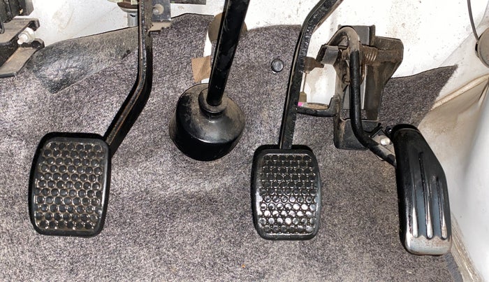 2012 Maruti Eeco 5 STR, Petrol, Manual, 39,542 km, Pedals