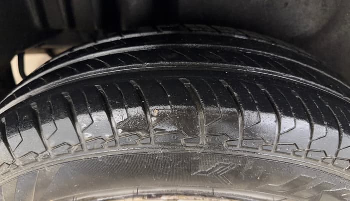 2016 Maruti Swift Dzire LXI (O), Petrol, Manual, 47,876 km, Right Rear Tyre Tread
