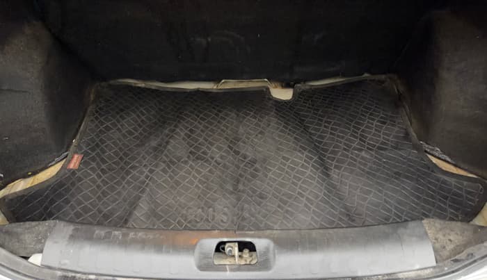 2016 Maruti Swift Dzire LXI (O), Petrol, Manual, 47,876 km, Boot Inside