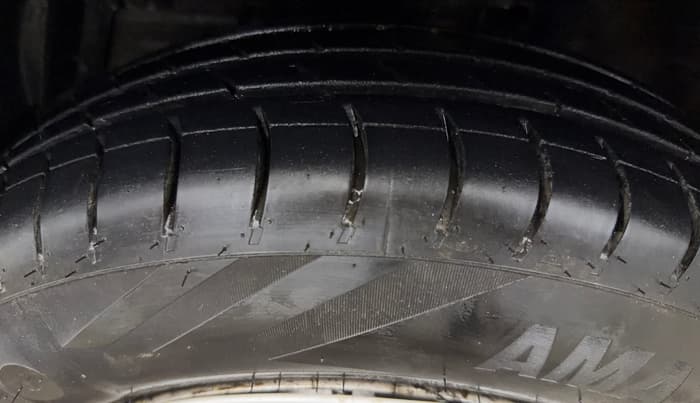 2016 Maruti Swift Dzire LXI (O), Petrol, Manual, 47,876 km, Left Front Tyre Tread