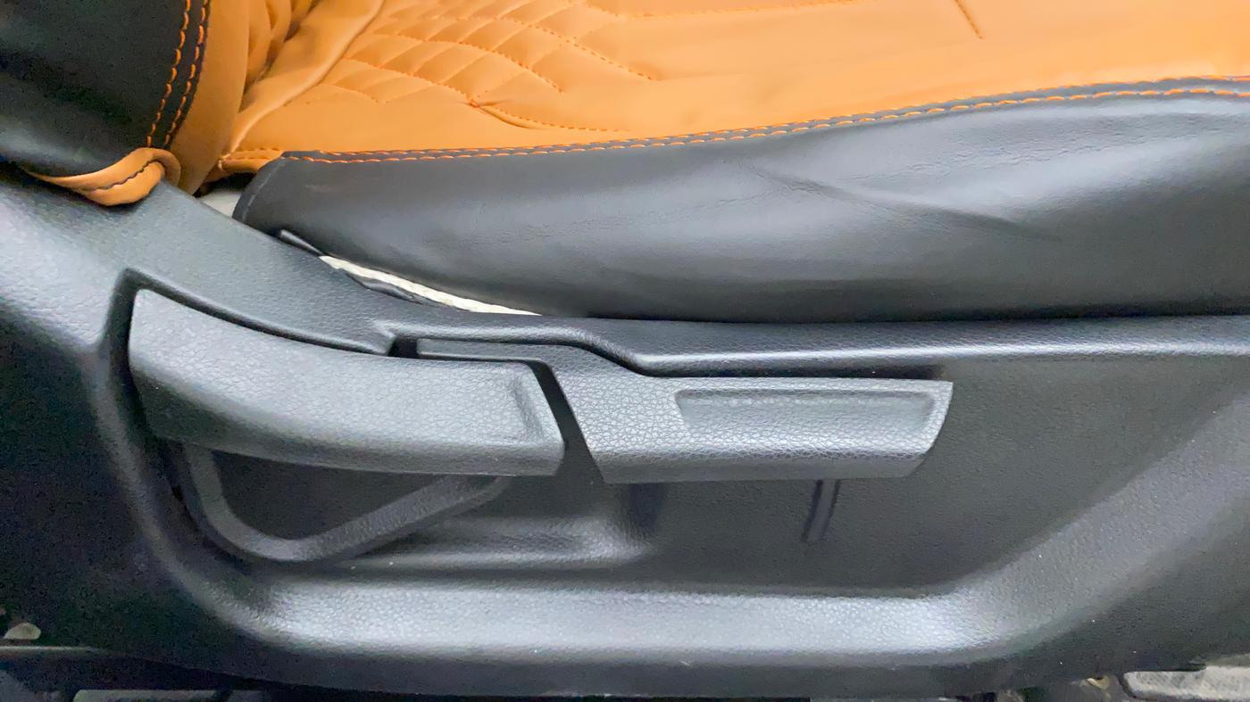 2020 KIA SONET HTX 1.0 IMT, Petrol, Manual, 25,592 km, Driver Side Adjustment Panel