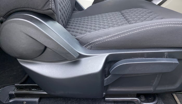 2021 Tata Safari XT 2.0 KRYOTEC, Diesel, Manual, 11,981 km, Driver Side Adjustment Panel