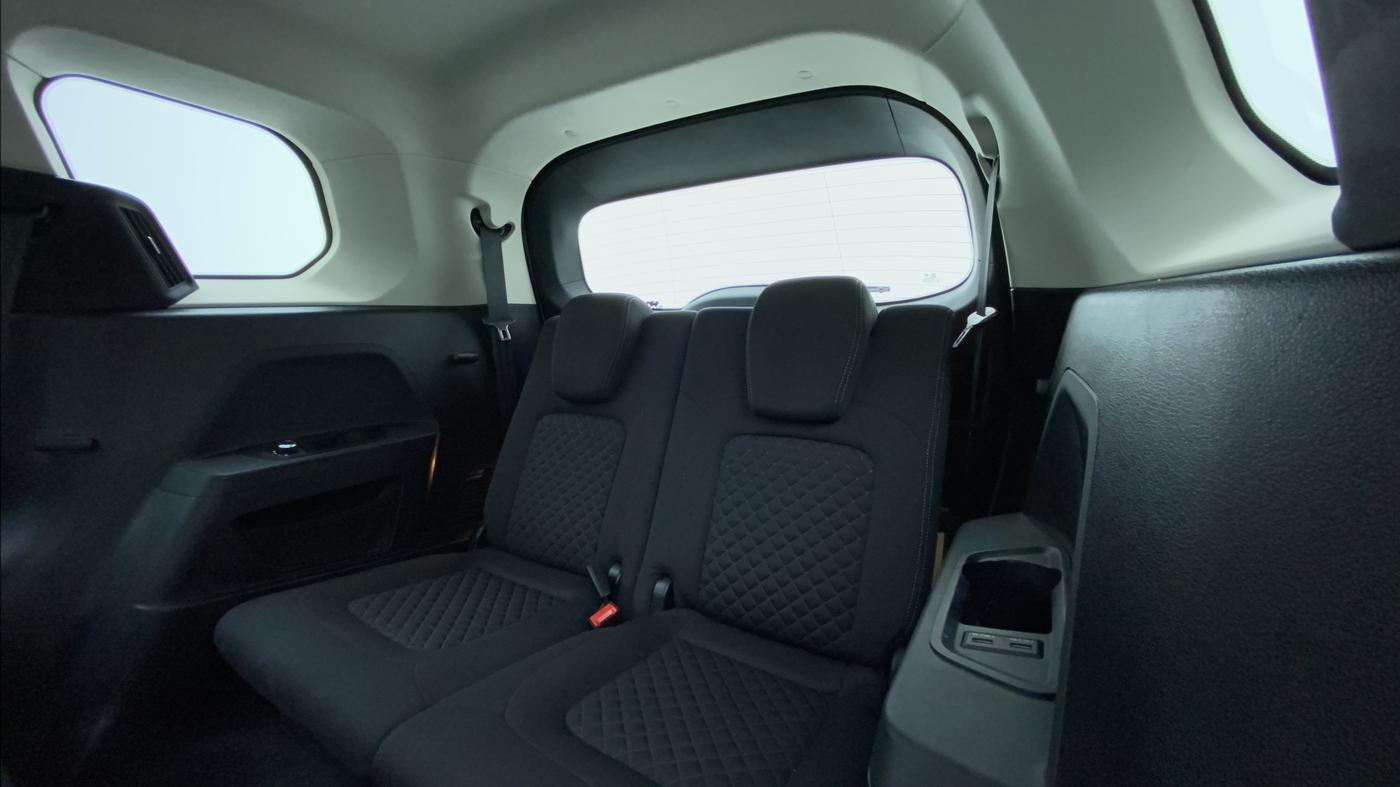 2021 Tata Safari XT 2.0 KRYOTEC, Diesel, Manual, 11,981 km, Third Seat Row ( optional )