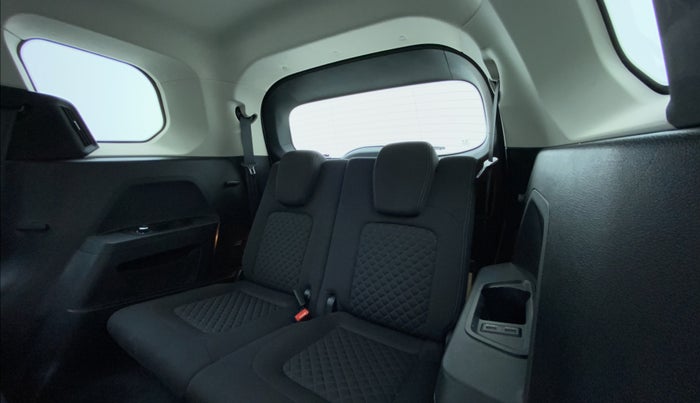 2021 Tata Safari XT 2.0 KRYOTEC, Diesel, Manual, 11,981 km, Third Seat Row ( optional )