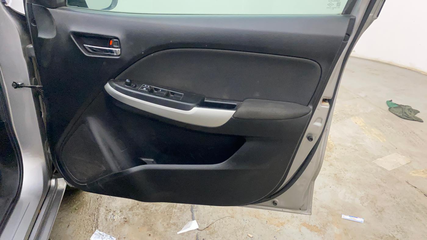 2018 Maruti Baleno ZETA CVT PETROL 1.2, Petrol, Automatic, 65,673 km, Driver Side Door Panels Control