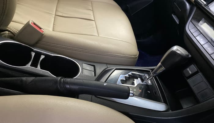 2015 Toyota Corolla Altis G CVT PETROL, Petrol, Automatic, 1,08,835 km, Gear Lever