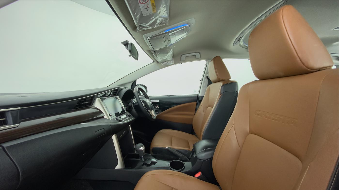 2021 Toyota Innova Crysta 2.4 ZX AT, Diesel, Automatic, 6,205 km, Right Side Front Door Cabin