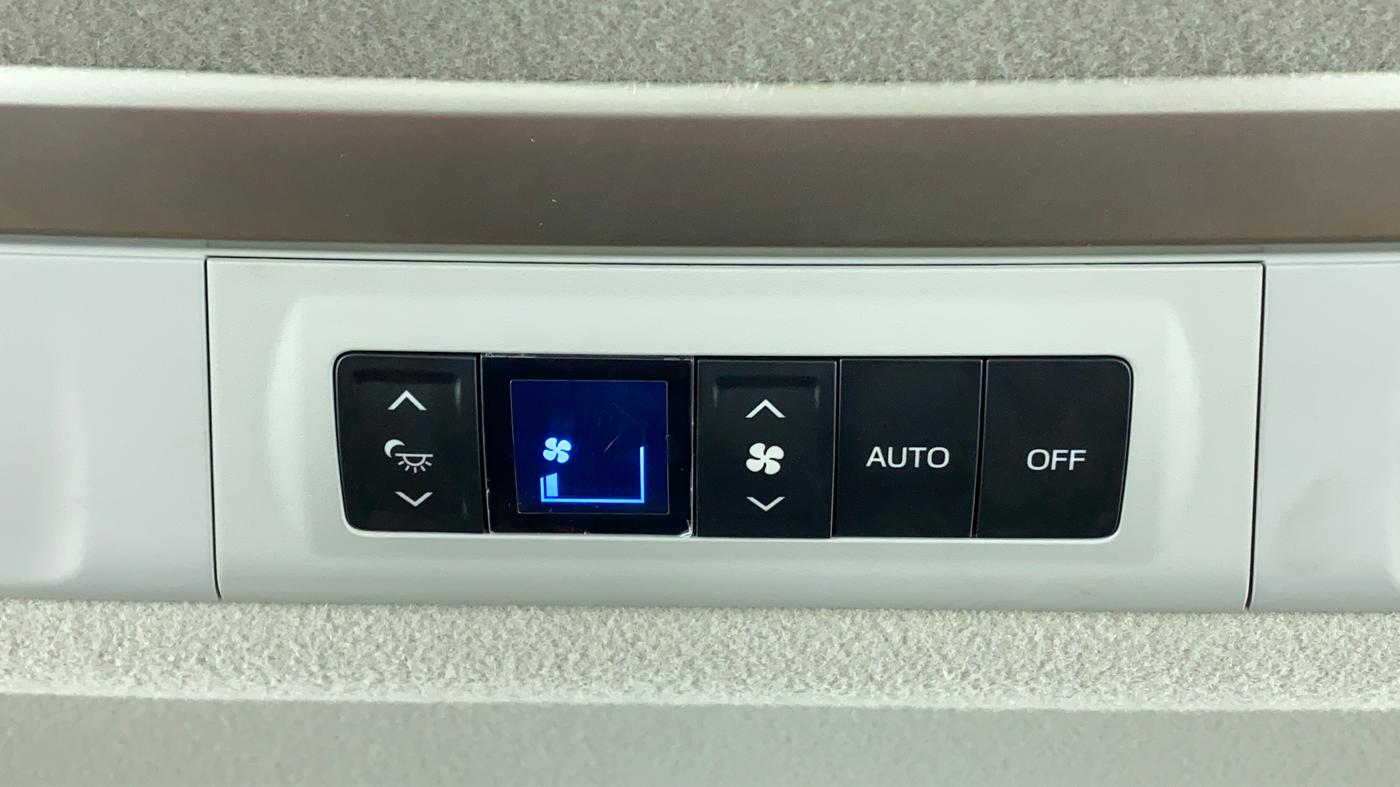 2021 Toyota Innova Crysta 2.4 ZX AT, Diesel, Automatic, 6,205 km, Rear AC Temperature Control