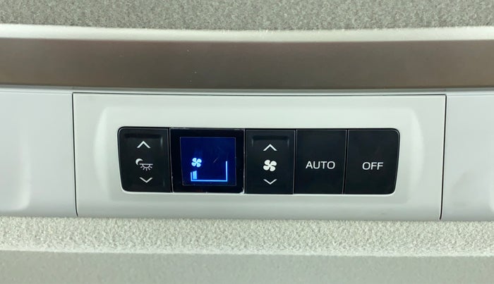 2021 Toyota Innova Crysta 2.4 ZX AT, Diesel, Automatic, 6,205 km, Rear AC Temperature Control