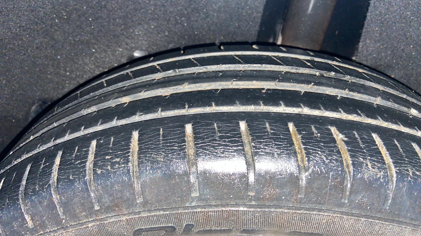 2017 Maruti Baleno ALPHA CVT PETROL 1.2, Petrol, Automatic, 28,848 km, Left Rear Tyre Tread