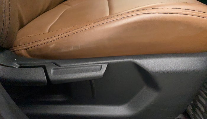 2020 Hyundai VENUE SX 1.0 (O) TURBO IMT, Petrol, Manual, 25,166 km, Driver Side Adjustment Panel