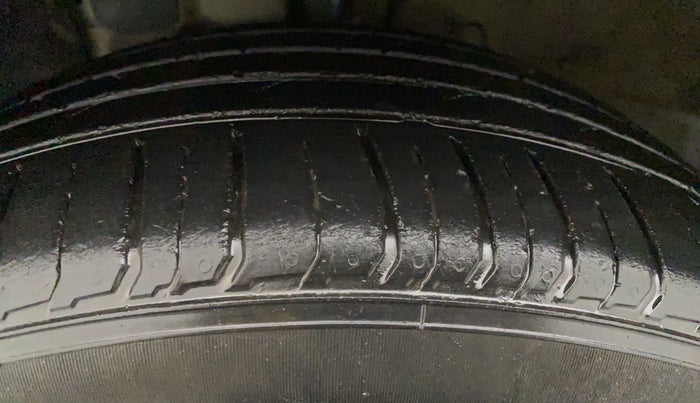 2020 Hyundai VENUE SX 1.0 (O) TURBO IMT, Petrol, Manual, 25,166 km, Right Front Tyre Tread