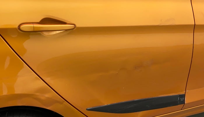 2018 Tata Tiago XT DIESEL, Diesel, Manual, 31,367 km, Right rear door - Slightly dented