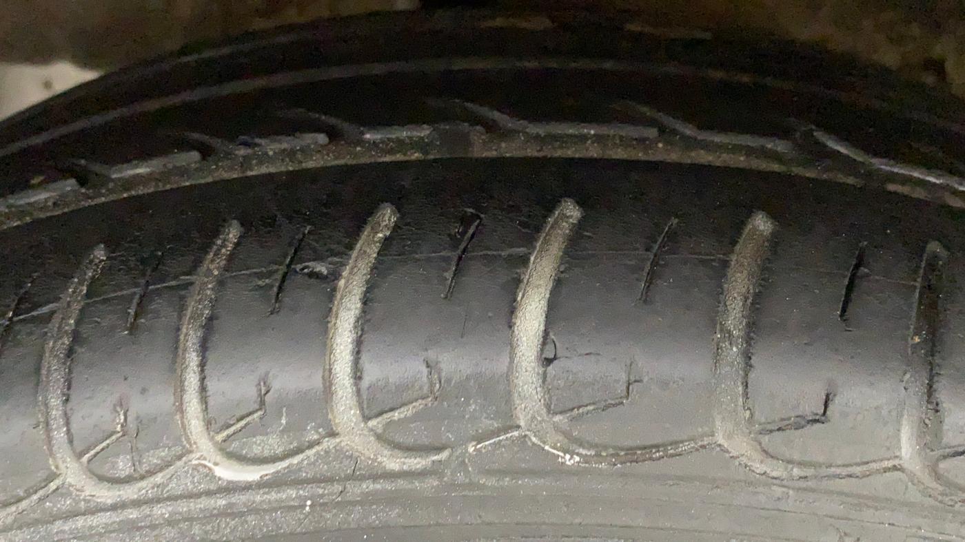 2018 Tata Tiago XT DIESEL, Diesel, Manual, 31,367 km, Right Rear Tyre Tread