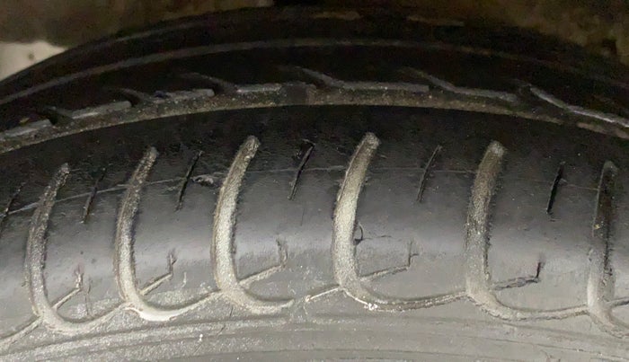 2018 Tata Tiago XT DIESEL, Diesel, Manual, 31,367 km, Right Rear Tyre Tread
