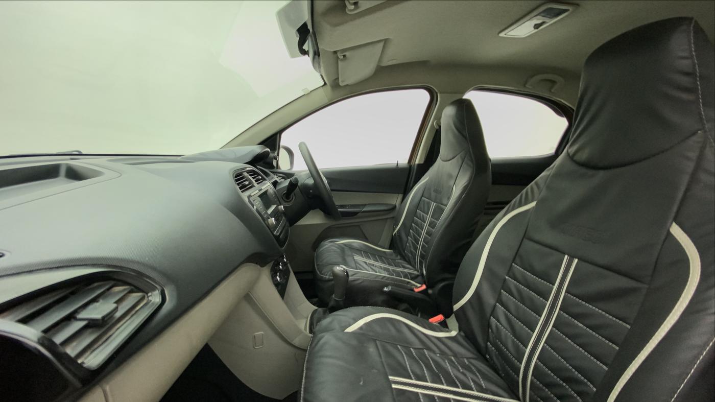 2018 Tata Tiago XT DIESEL, Diesel, Manual, 31,367 km, Right Side Front Door Cabin