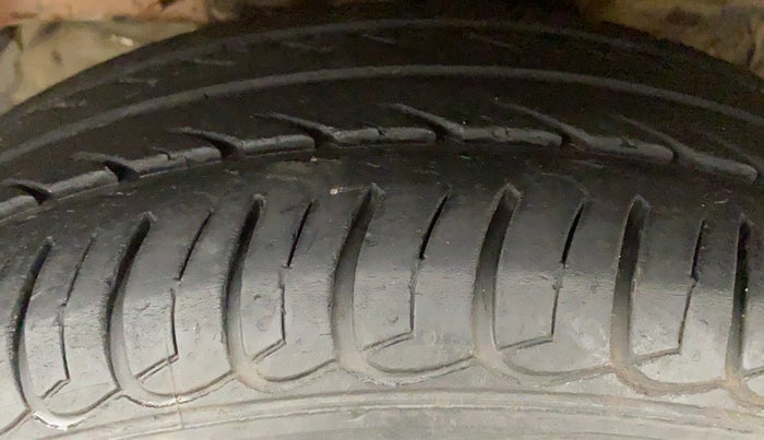 2018 Tata Tiago XT DIESEL, Diesel, Manual, 31,367 km, Left Front Tyre Tread
