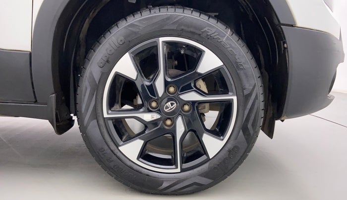 2022 Tata PUNCH ACCOMPLISHED MT, Petrol, Manual, 12,086 km, Right Front Wheel