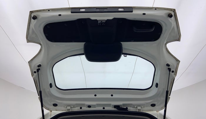 2022 Tata PUNCH ACCOMPLISHED MT, Petrol, Manual, 12,086 km, Boot Door Open