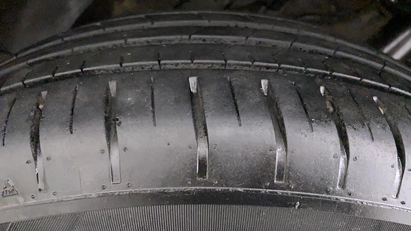 2022 Tata PUNCH ACCOMPLISHED MT, Petrol, Manual, 12,086 km, Right Front Tyre Tread