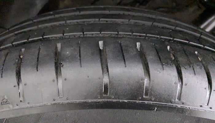 2022 Tata PUNCH ACCOMPLISHED MT, Petrol, Manual, 12,086 km, Right Front Tyre Tread