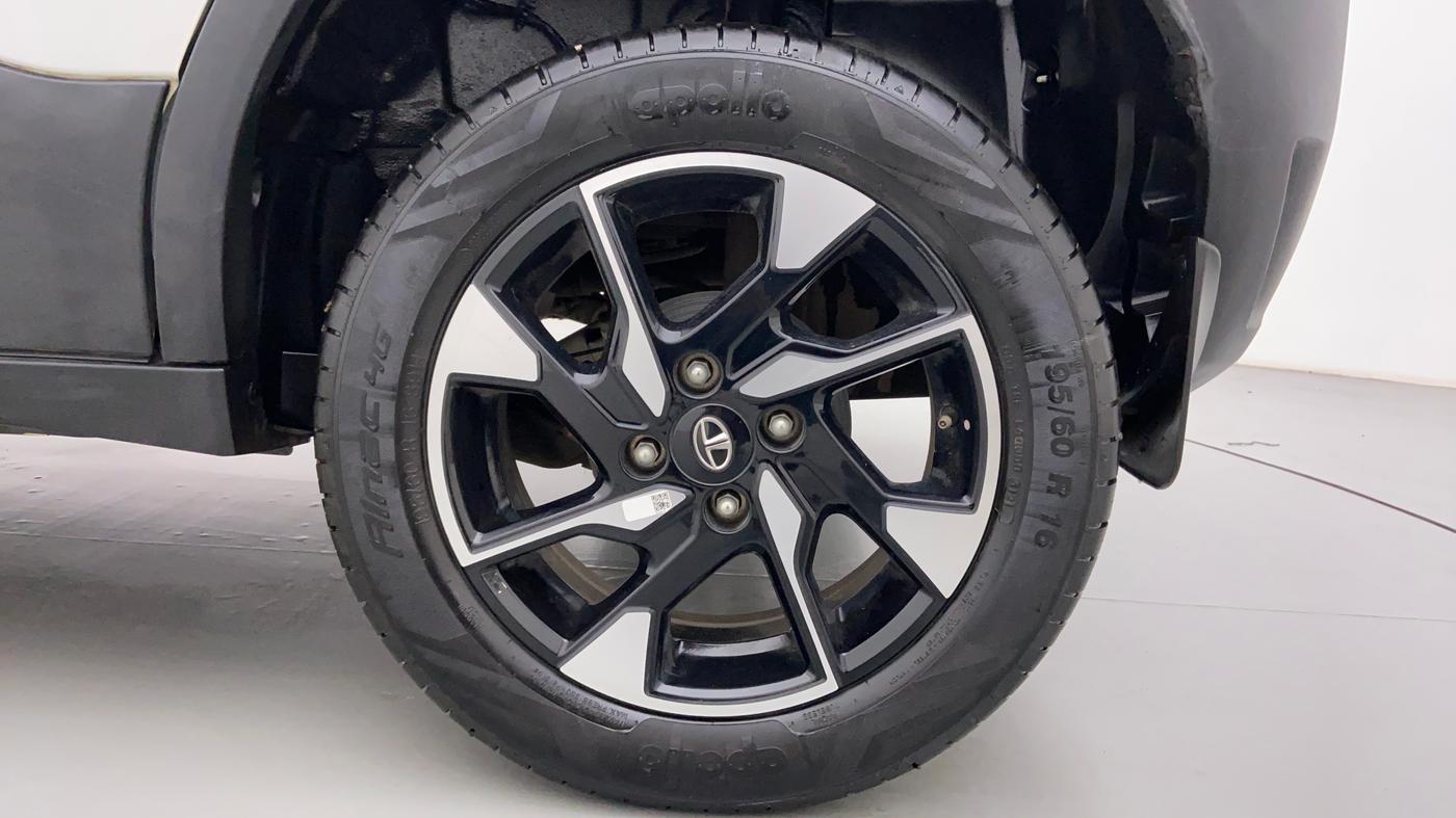 2022 Tata PUNCH ACCOMPLISHED MT, Petrol, Manual, 12,086 km, Left Rear Wheel