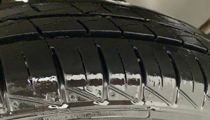 2022 Maruti Alto LXI O, Petrol, Manual, 8,407 km, Right Rear Tyre Tread