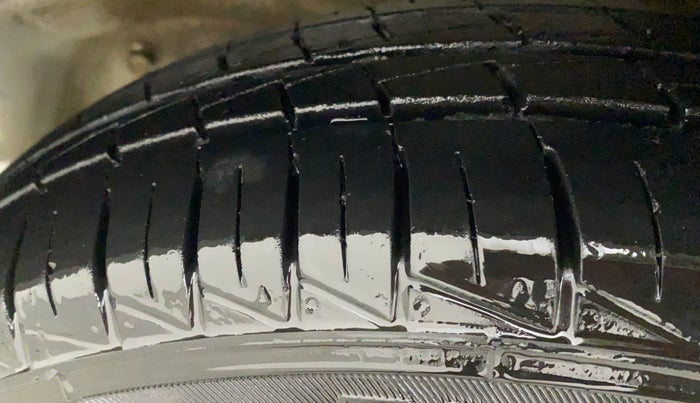 2022 Maruti Alto LXI O, Petrol, Manual, 8,407 km, Left Front Tyre Tread