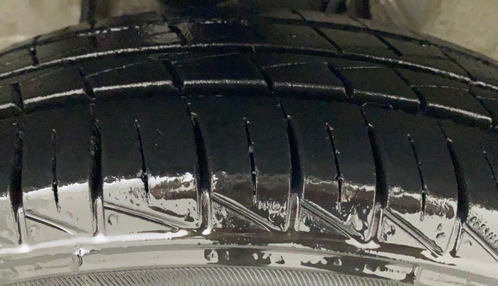 2022 Maruti Alto LXI O, Petrol, Manual, 8,407 km, Right Front Tyre Tread