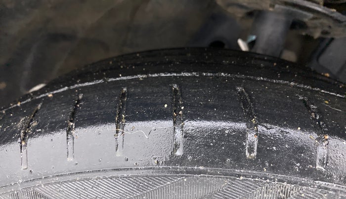2019 Maruti Baleno ZETA PETROL 1.2, Petrol, Manual, 82,243 km, Right Front Tyre Tread