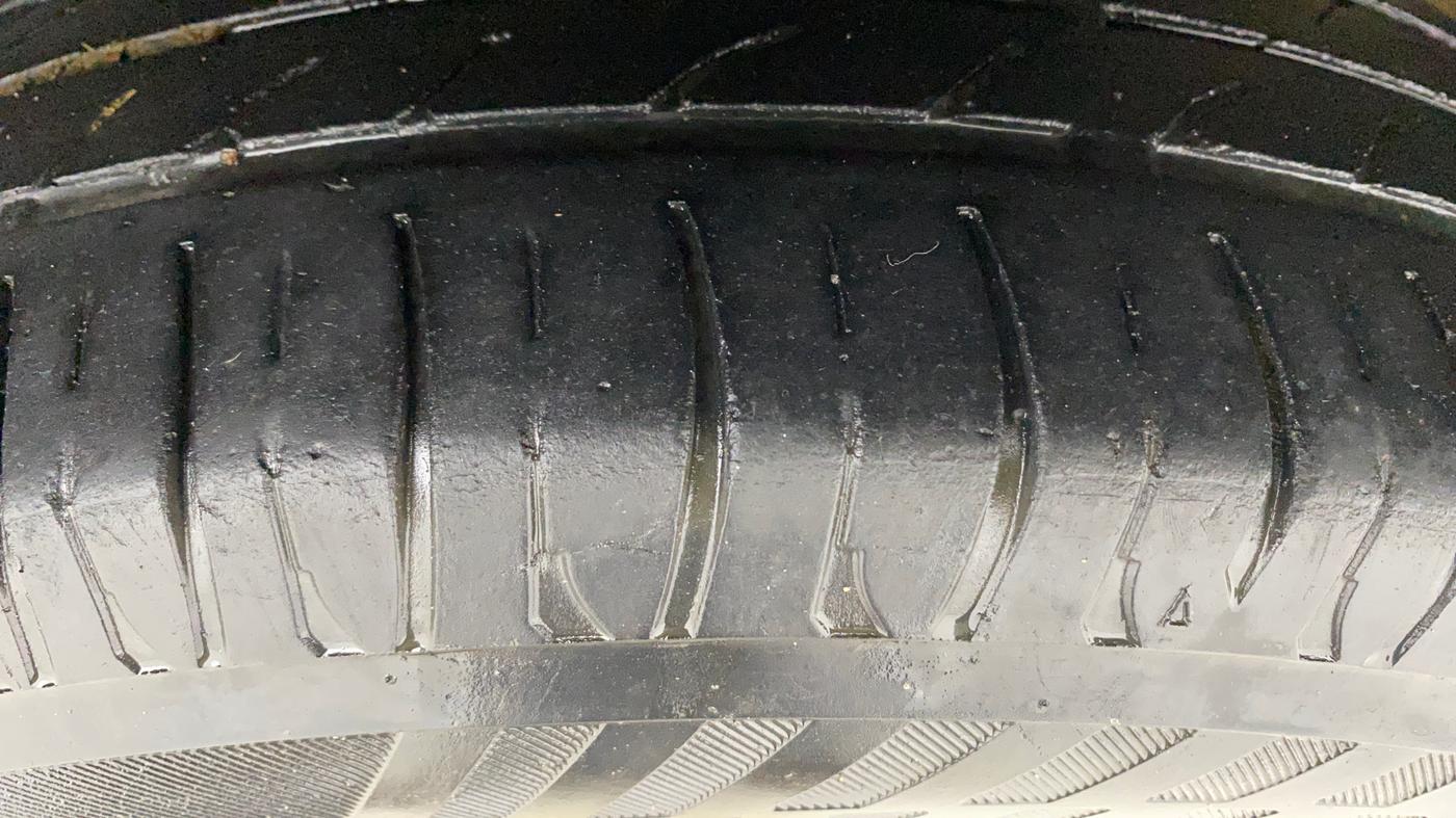2016 Maruti Celerio VXI, Petrol, Manual, 88,413 km, Left Rear Tyre Tread