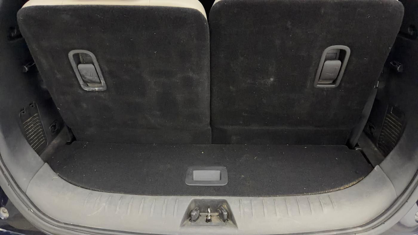 2025 Mahindra XUV700 AX 7 P AT 7 STR, Petrol, Automatic, 10,922 km, Boot Inside
