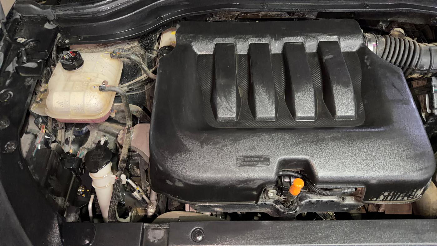 2025 Mahindra XUV700 AX 7 P AT 7 STR, Petrol, Automatic, 10,922 km, Engine View - Right