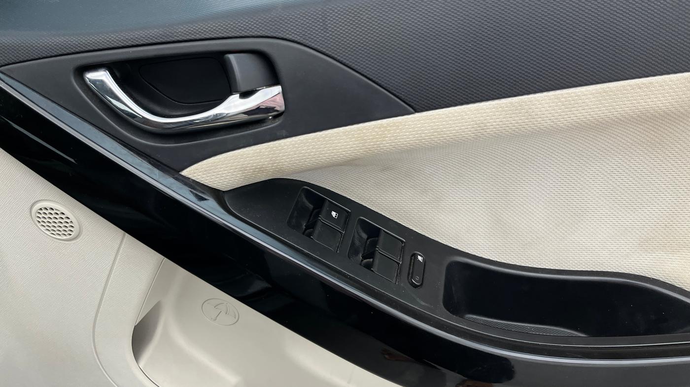 2021 Tata NEXON XZ PLUS PETROL SUNROOF, Petrol, Manual, 44,135 km, Driver Side Door Panels Control