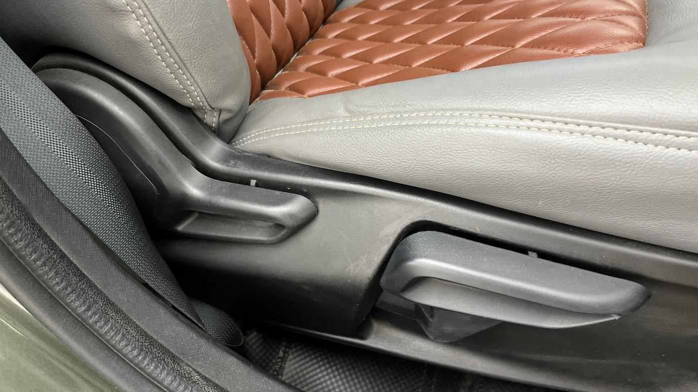 2021 Tata NEXON XZ PLUS PETROL SUNROOF, Petrol, Manual, 44,135 km, Driver Side Adjustment Panel