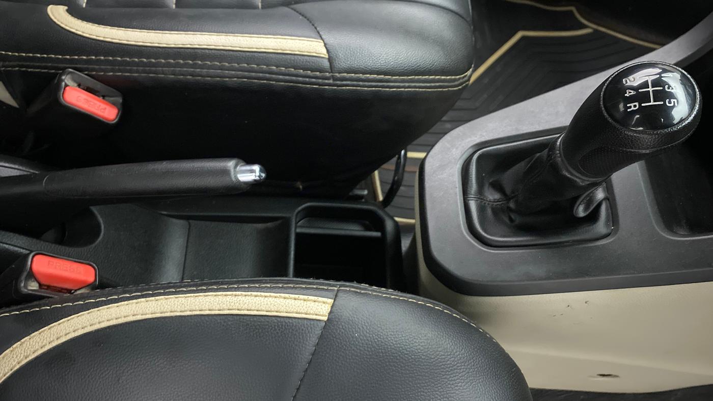 2019 Maruti New Wagon-R VXI 1.2, CNG, Manual, 61,219 km, Gear Lever